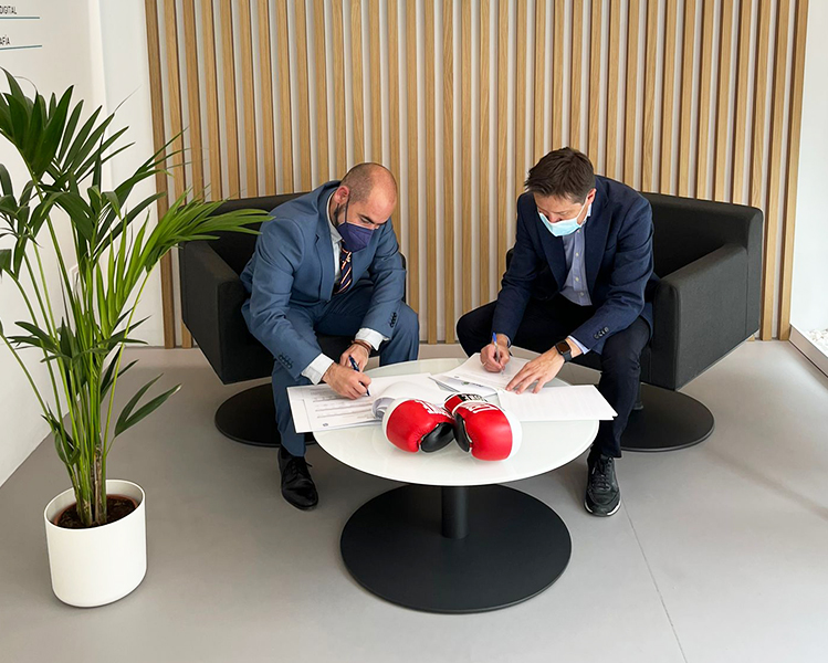 Firma de Podoactiva con la Federación Española de Boxeo